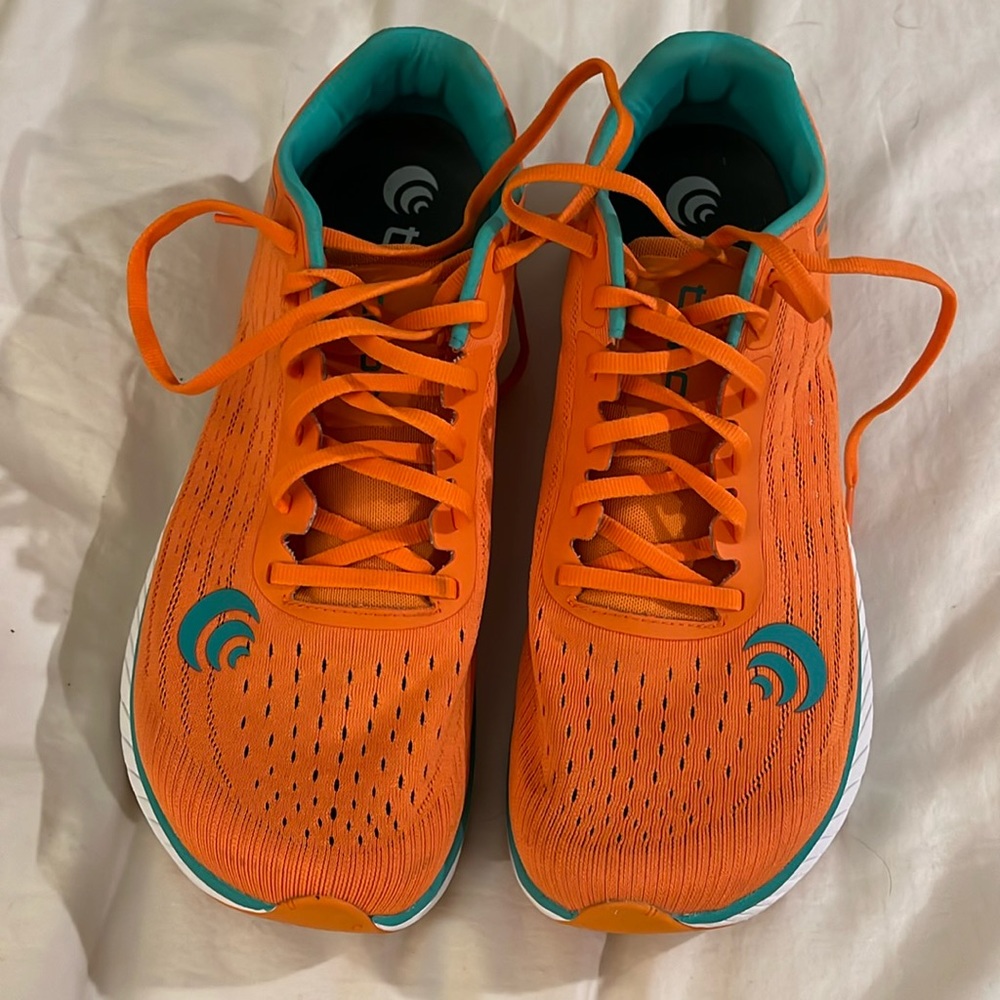 Topo Men’s Specter Running Shoe (size 10.5, Orange/Seafoam), basically NWOT